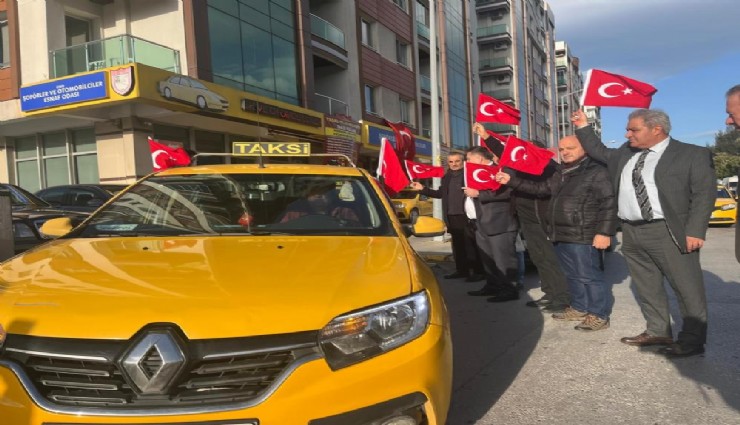 İzmirli taksicilerden Türk bayrağına saldırıya konvoylu tepki