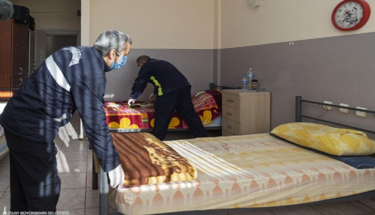 Soğuk havaya karşı güvenli çatı: İzmir Büyükşehir’den evsizlere barınma hizmeti
