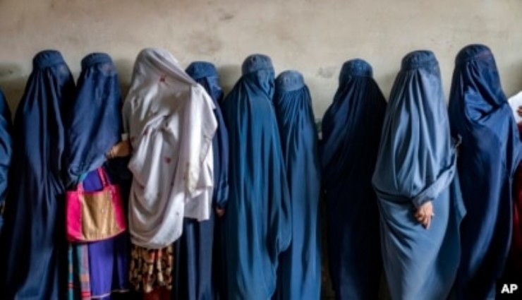 Taliban’ın yeni ceza kanunu Afganistan’da insan haklarını askıya aldı