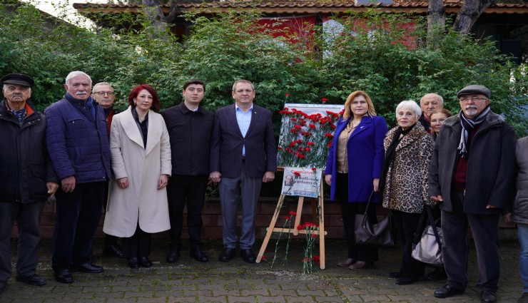 Uğur Mumcu Ayvalık'taki evinin önünde anıldı