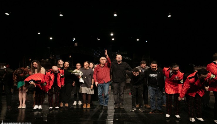 Arturo Ui’nin Önlenebilir Tırmanışı ayakta alkışlandı