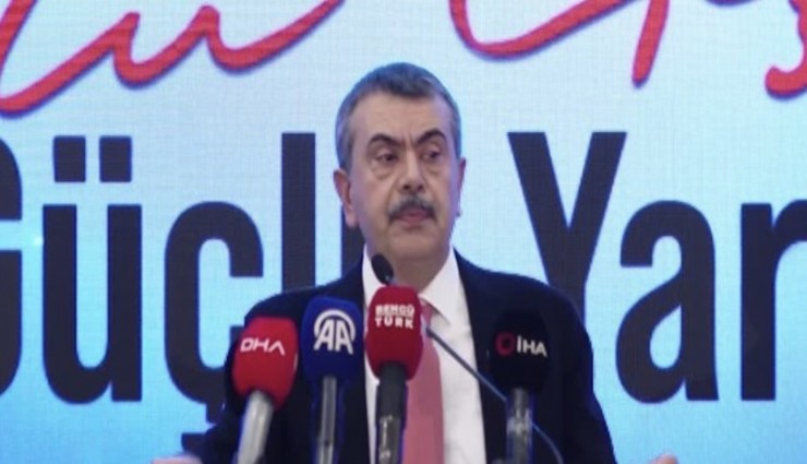 Bakan Tekin’den İzmir Büyükşehir Belediyesine ağır eleştiri: Deprem bölgesindeki okul için sadece ihale yaptılar