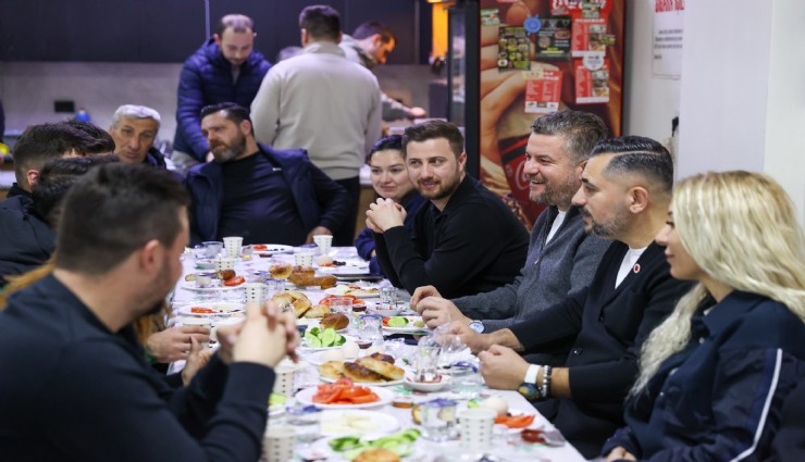Başkan Görkem Duman Kozağaç’ta sahur sofrasında