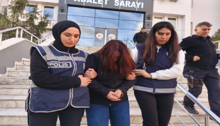 Bebeğe şiddet uygulayan hemşirenin başka bebeğe de tokat attığı görüntüler ortaya çıktı