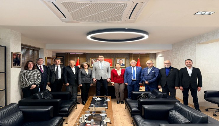 CHP İzmir’de kritik zirve: Eski ilçe başkanları toplandı