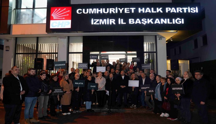 İzmir 04.17’de uyandı: 6 Şubat’ta yitirilenler anıldı