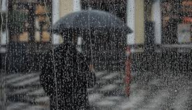 Ege ve İzmir'de yarın için hava alarmı: Fırtına, kuvvetli yağış ve toz aşımı var