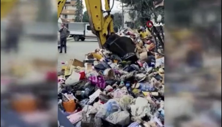 Ev değil çöp tesisi: 30 ton çöp çıkardılar
