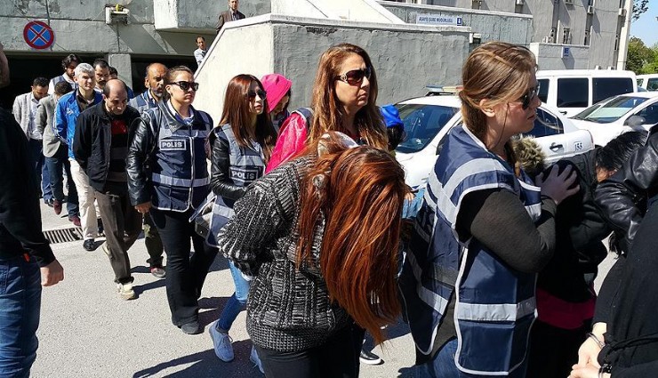 Manisa'da masaj salonuna 15 günde ikinci kez fuhuş baskını