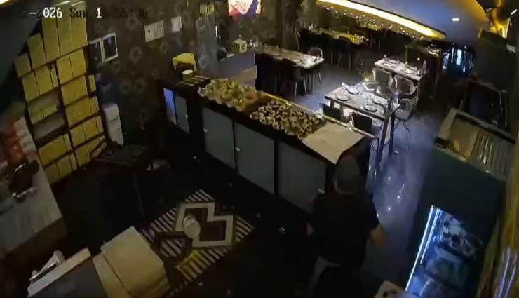 Sakarya'da iftar hazırlığı faciaya dönüşüyordu: Asma tavan böyle çöktü