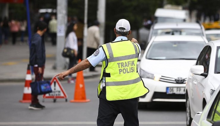 Trafik denetimleri açıklandı: İzmir'de bir haftada 26 bin işlem uygulandı