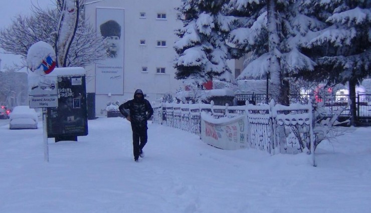 Valilikler duyurdu: O illerde kar tatili