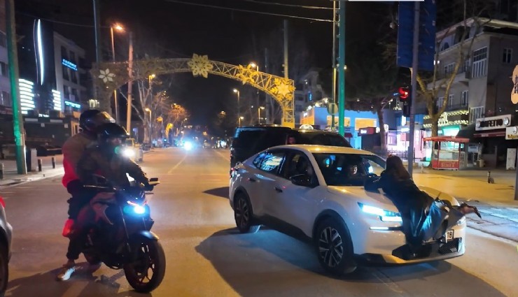 Caddebostan'da aracın önüne atlayan yolcu konuştu: 'Alkolün etkisiyle yaptım, kötü niyetim yoktu'