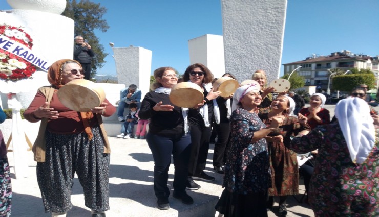 Fethiye'de Kadınlar, günlerini oynayarak kutladı