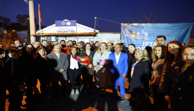 Karabağlar ’daki iftar buluşmasına CHP Kadın Kolları Genel Başkanı Asu Kaya konuk oldu