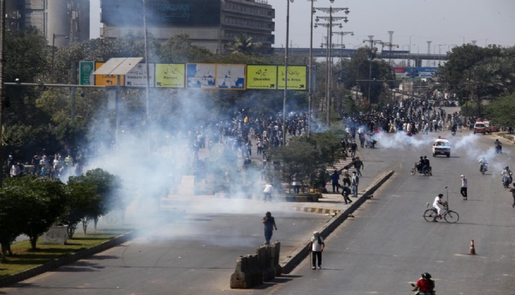 Pakistan'da ABD Konsolosluğu protestolarında 9 can kaybı, 36 yaralı
