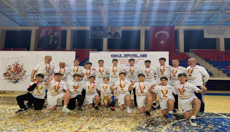 Salihli’nin yıldızları Hentbol’de Türkiye şampiyonu