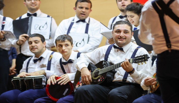 Buca’da notalar farkındalık için yükseldi