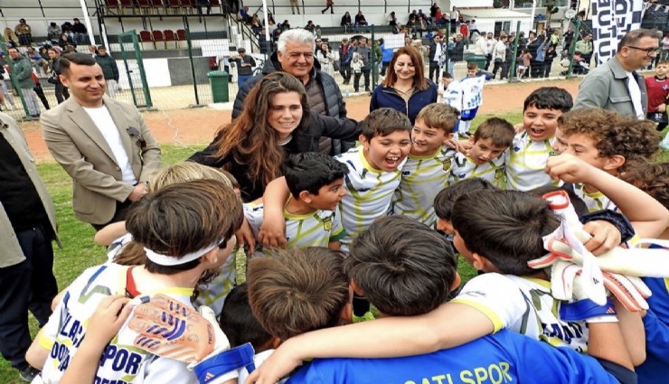 Çeşme’de U9 Futbol Festivali Coşkusu