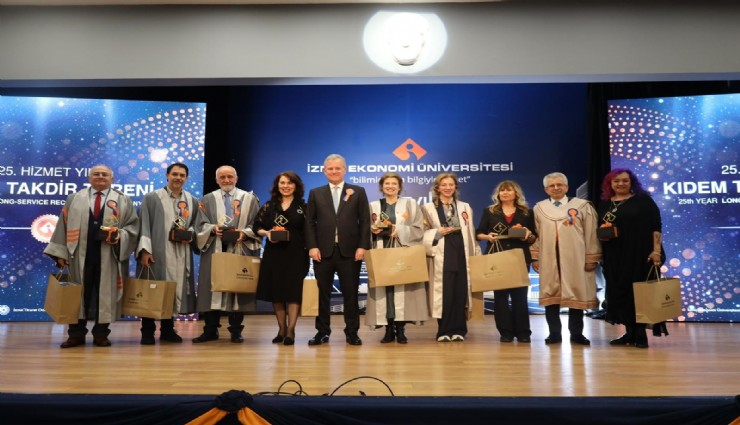 İzmir Ekonomi Üniversitesi'nde 25’inci yıla coşkulu kutlama