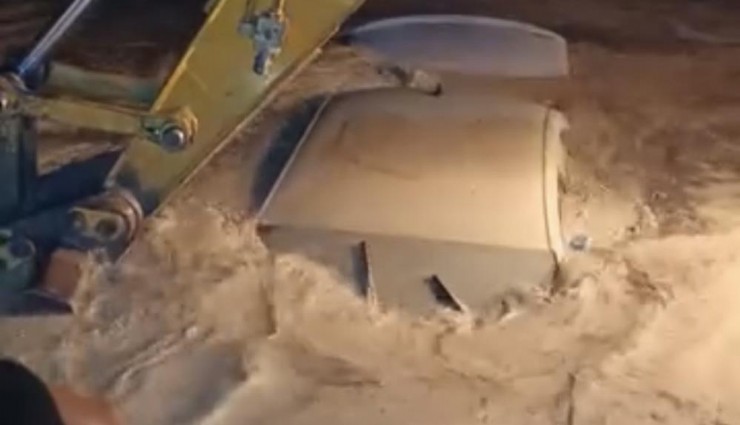 Sele kapılan araçtaki 2 kişi hayatını kaybetti, çevre illerden destek ekipleri sevk edildi