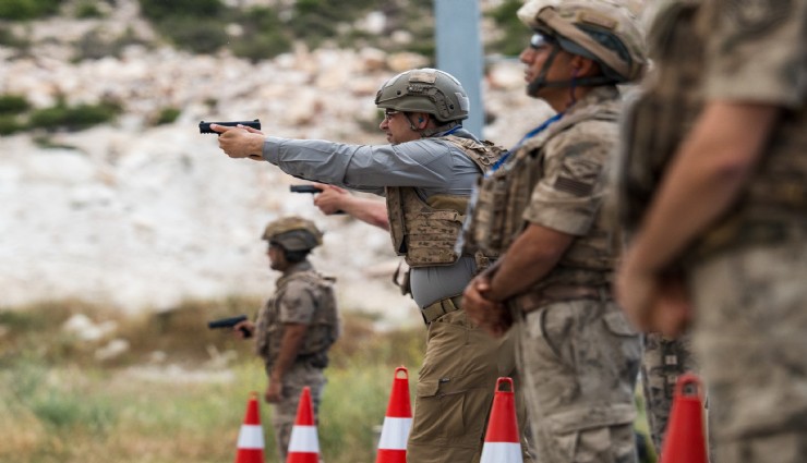 Jandarma'nın en iyi nişancıları Foça'da belli oluyor