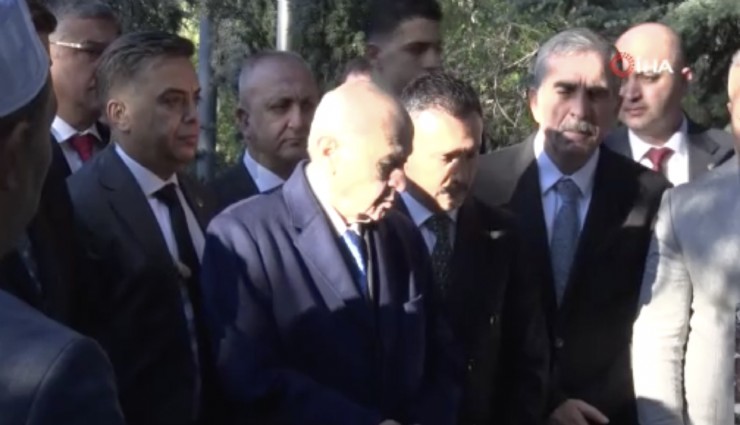 MHP lideri Bahçeli, Merhum Türkeş’in kabrini ziyaret etti