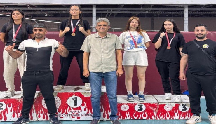 Akhisar'da 6 ilden 200 sporcu ringe çıktı, şampiyon Manisa oldu