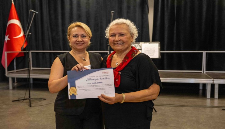 Bornova’nın çınarları diplomalarını aldı