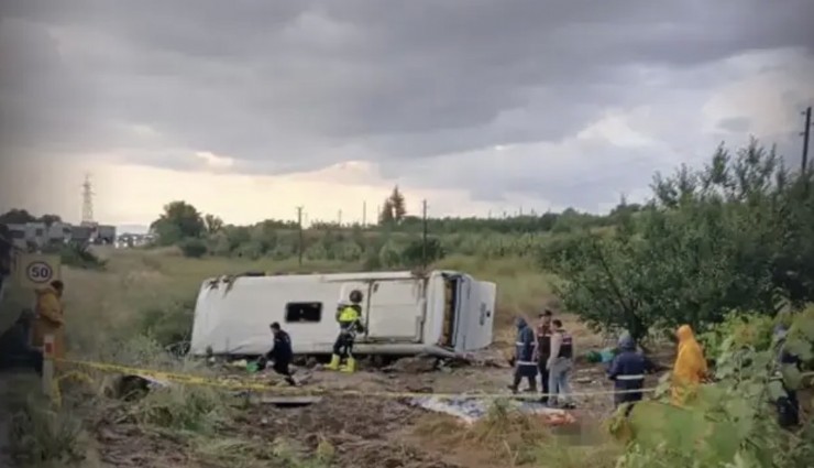 Isparta’da feci kaza: Tur minibüsü kaza yaptı
