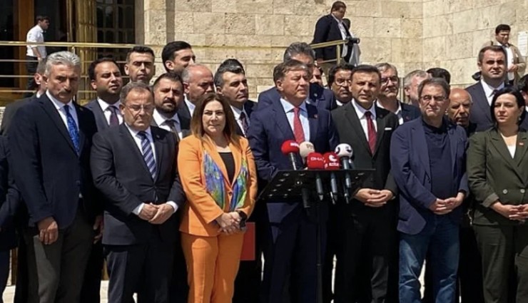 Kurultay için delege imzaları teslim edildi: 