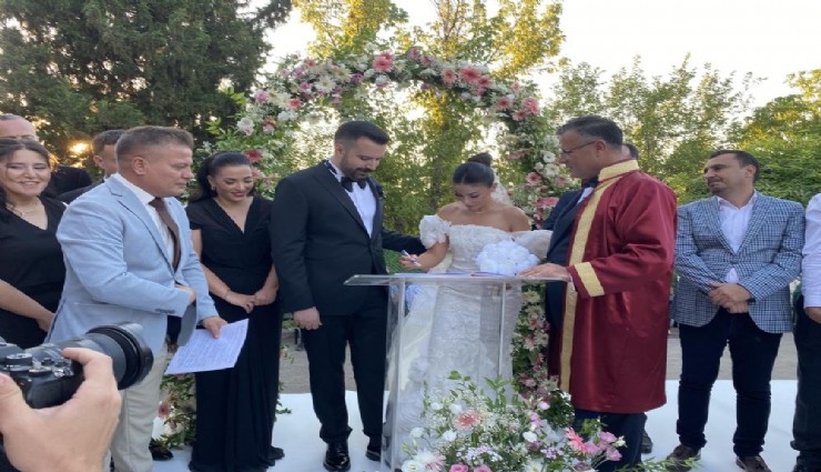 Başkan Öküzcüoğlu'nun en mutlu imzası