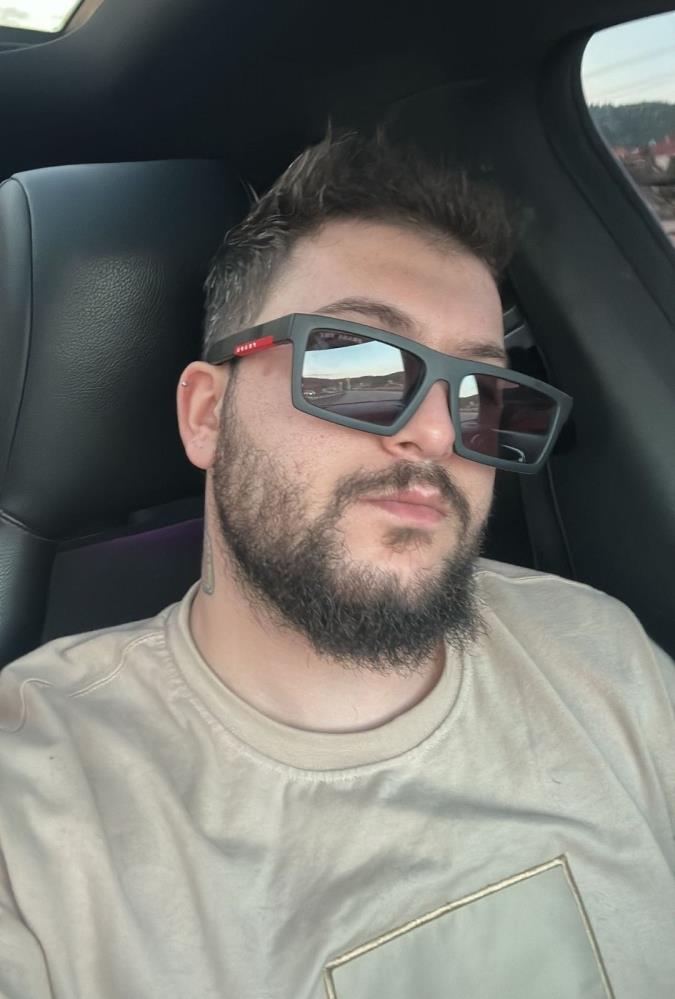  112 Acil Sağlık ekiplerince ilk müdahalesi yapılan Nebi Özdemir, kaldırıldığı Bozyaka Eğitim ve Araştırma Hastanesinde yapılan tüm müdahalelere rağmen hayatını kaybetti.